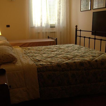 A Nespulara Bed and Breakfast Galati Marina Esterno foto