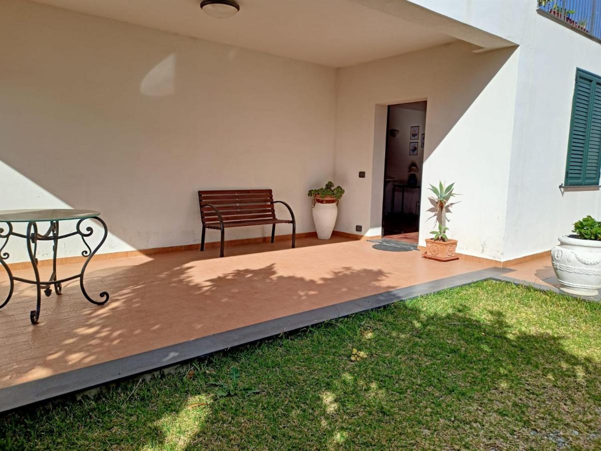 A Nespulara Bed and Breakfast Galati Marina Esterno foto