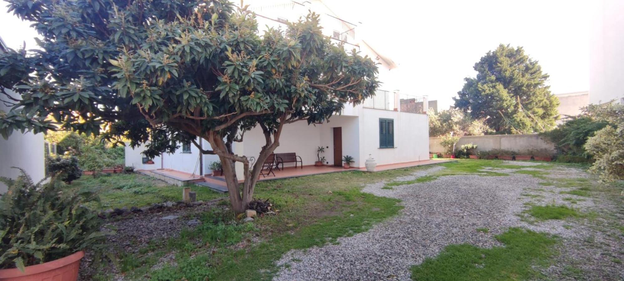 A Nespulara Bed and Breakfast Galati Marina Esterno foto